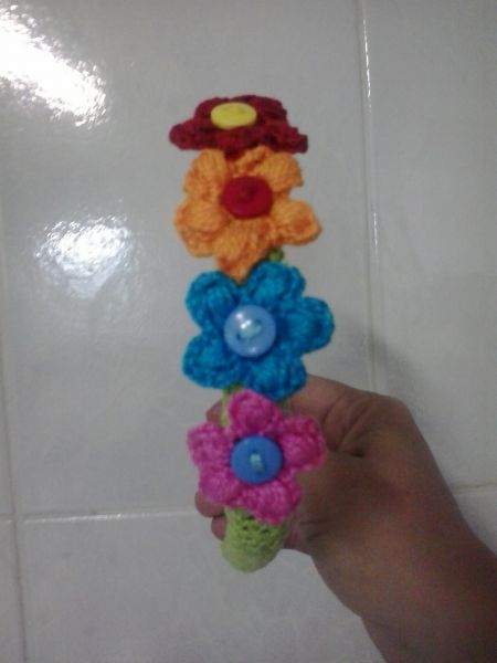 TIARA EM CROCHÊ