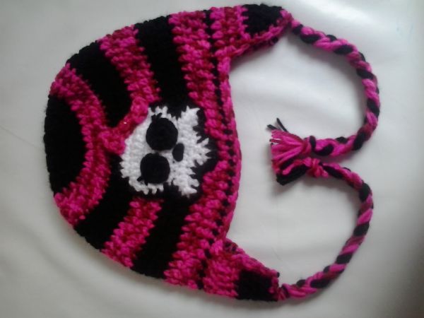TOUCA EM CROCHÊ MONSTER HIGH