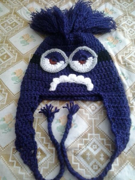 TOUCA EM CROCHÊ MINION MALVADO