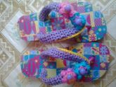 CHINELO HAVAIANAS KIDS  REVESTIDO EM CROCHÊ FLORES