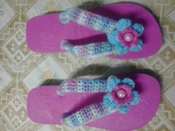CHINELO HAVAIANAS KIDS REVESTIDO EM CROCHÊ FLORES