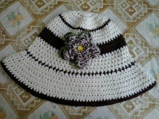 CHAPÉU EM CROCHÊ FLOR