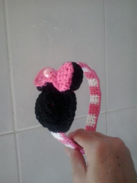 TIARA EM CROCHÊ MINIE