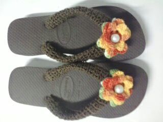 CHINELO HAVAIANAS TOP REVESTIDO EM CROCHÊ FLOR
