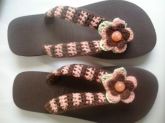 CHINELO HAVAIANAS  TOP REVESTIDO EM CROCHÊ FLOR